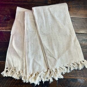 Threshold Cream Kitchen Napkins with Fringe Set of 3 (T4035)